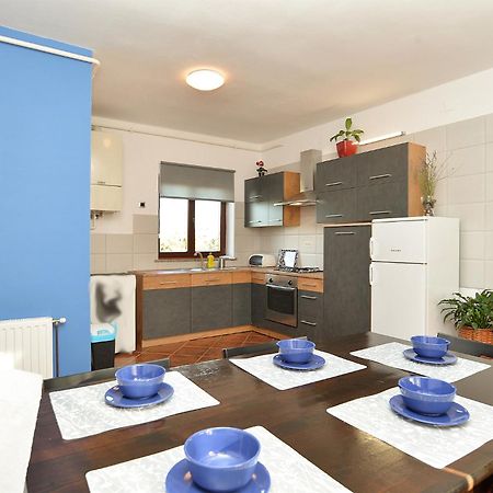 Apartment Puzar 295 Stinjan Exterior photo