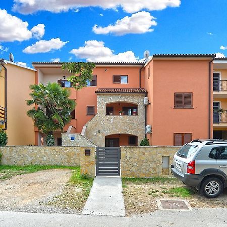 Apartment Puzar 295 Stinjan Exterior photo