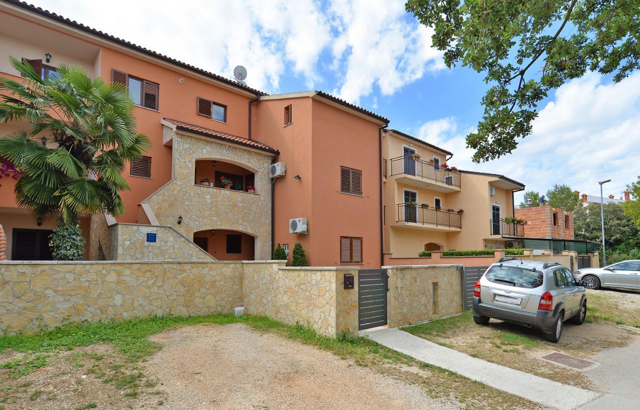 Apartment Puzar 295 Stinjan Exterior photo